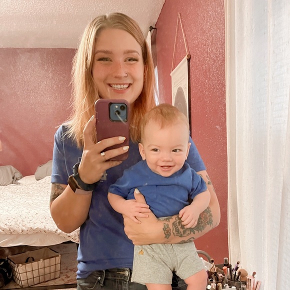 Meet your Posher, Mikayla - Picture 1 of 1